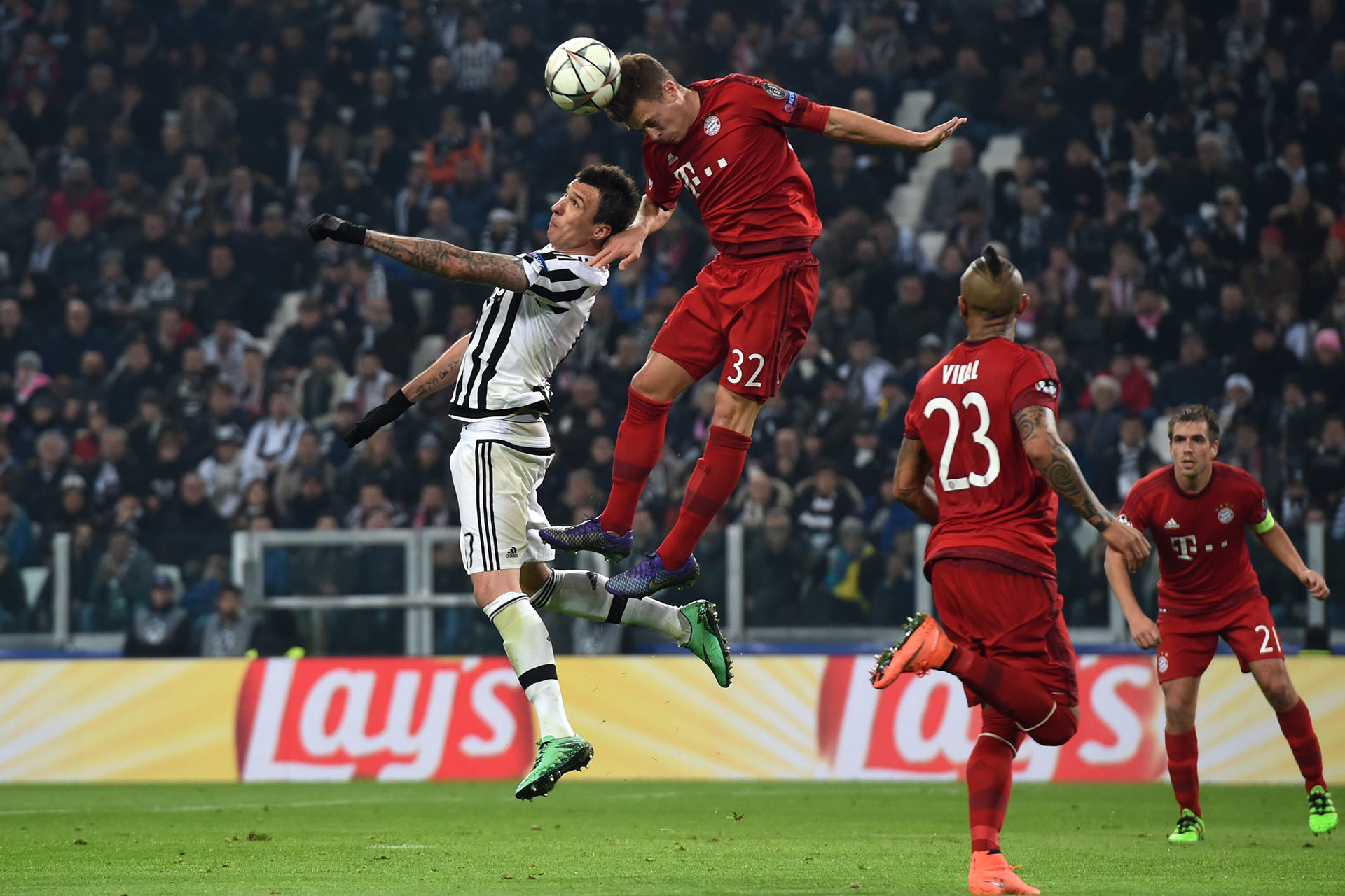 Juventus v FC Bayern Muenchen - UEFA Champions League Round of 16